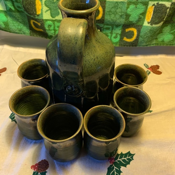 Decanter & 6 Pottery Drinking Vessels - Picture 10 of 11